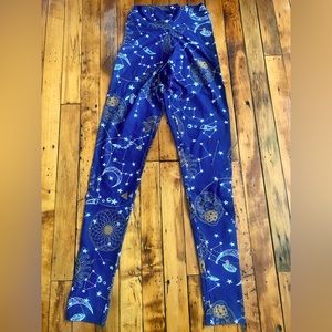 Liquido Active dark blue, ‘constellation’ print leggings in size small